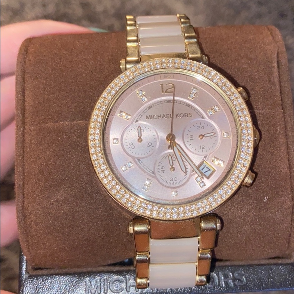 Michael Kors rose gold watch 🌹